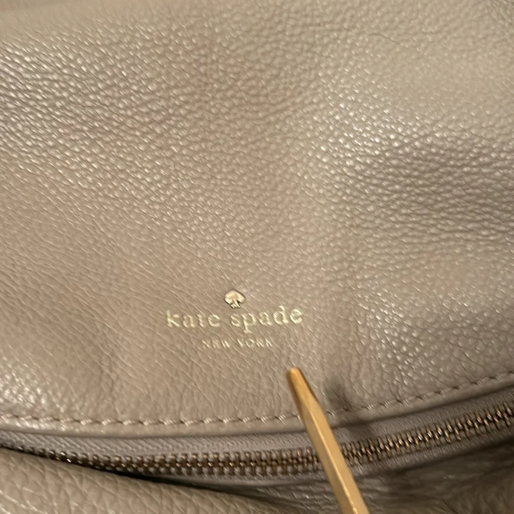 Kate Spade Cobble Hill Leslie Large Satchel Beige Leather Pebbled